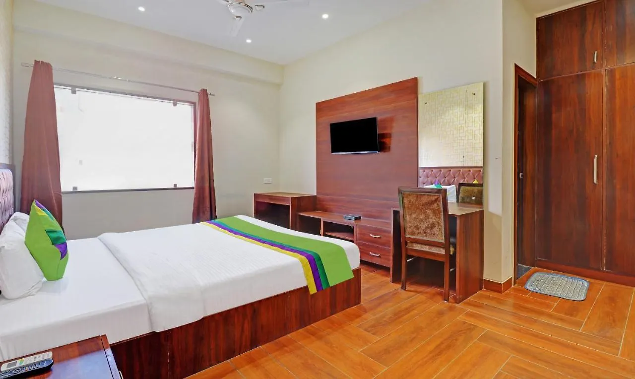 Treebo Trend Gt Palace Fatehabad Road Hotel Agra  3*, Agra (Uttar Pradesh)